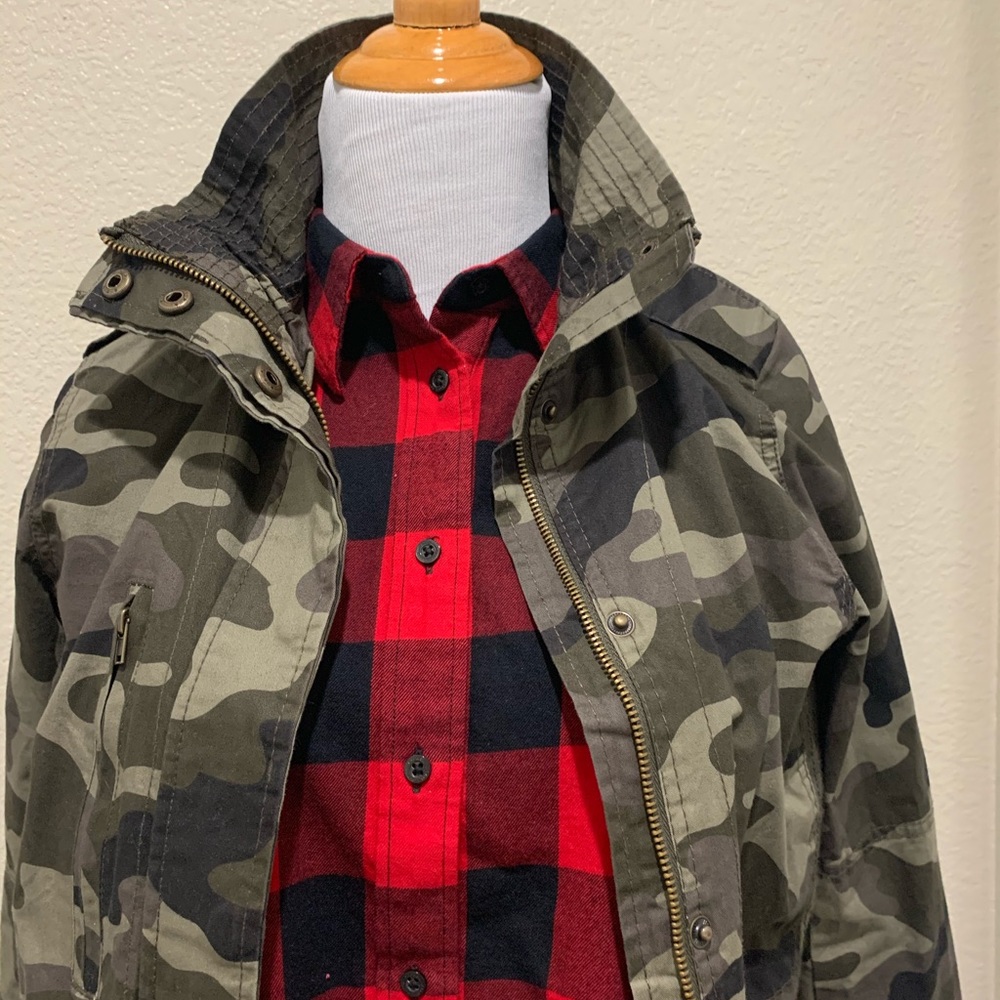 Camouflage Utility Jacket Small